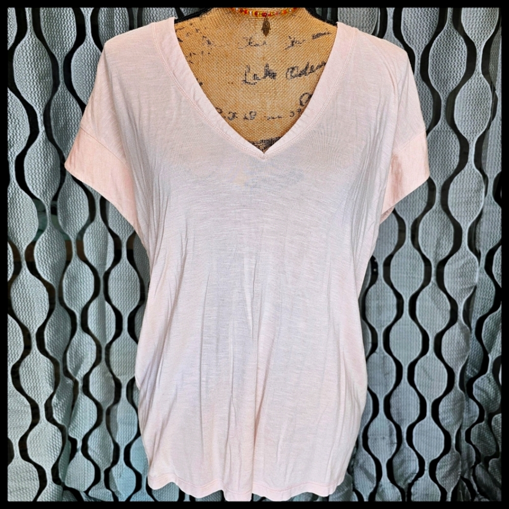 WHBM Rose Smoke Pink Power Tee V Neck Relaxed Top Size L